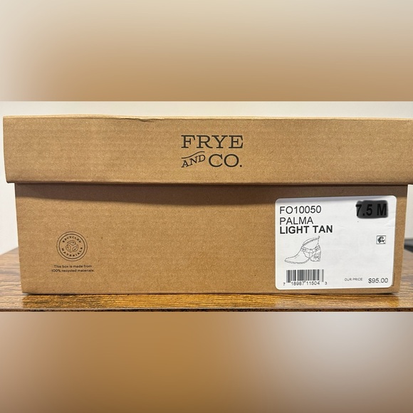 Frye and Co. Women’s Light Tan Palma Stacked Heel Booties NWT Various Sizes - Picture 2 of 8